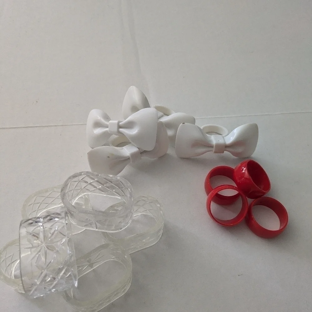 Vtg plastic Napkin Rings Set of 6 Clear,set of 4 red, and set of 4 white bows.